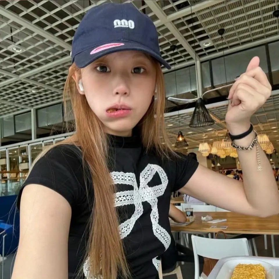 绿茵春色